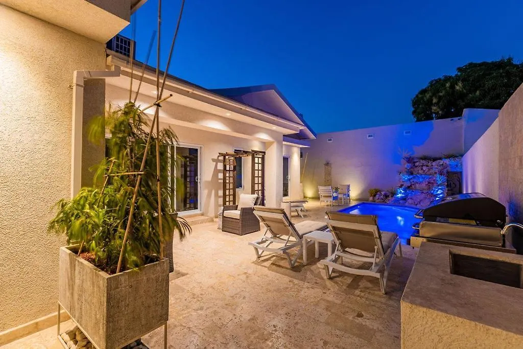 Apartment Palm Beach 318